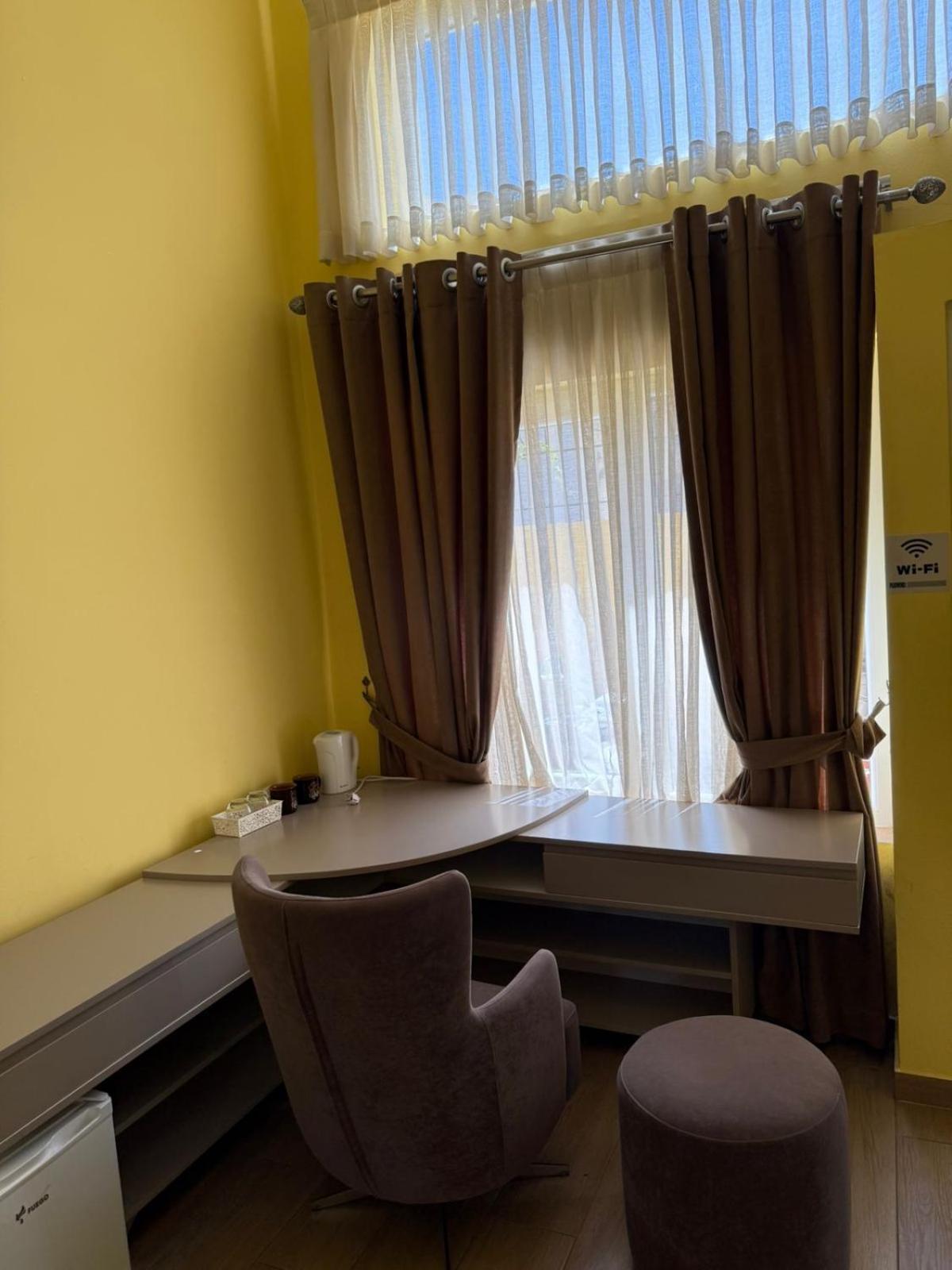 Auto Tana Guest House Tirana Buitenkant foto