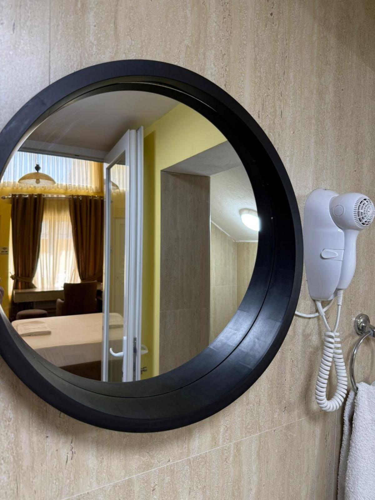 Auto Tana Guest House Tirana Buitenkant foto