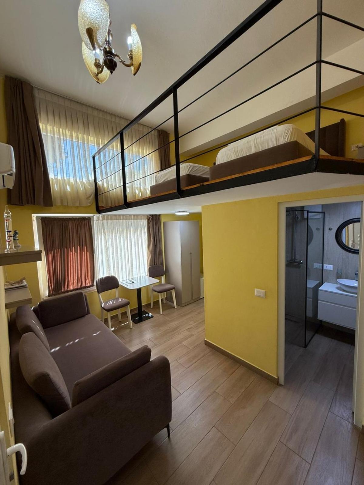 Auto Tana Guest House Tirana Buitenkant foto